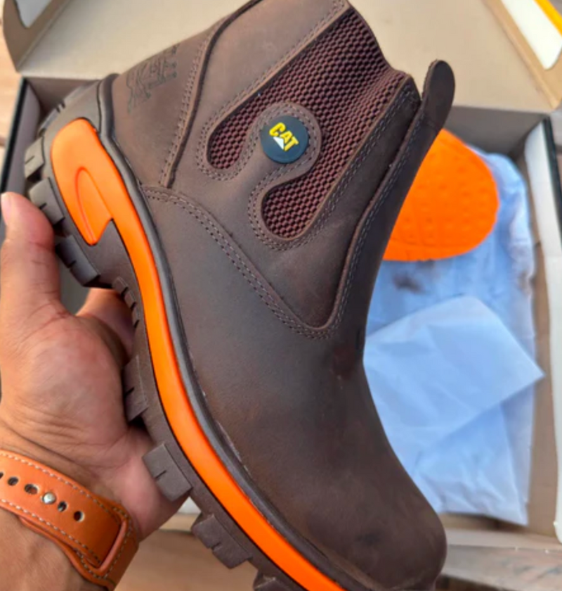 Kit Bota Masculina Adventure em Couro Legítimo e Palmilha Ortopédica +BRINDES: Chapéu, Cinto, Carteira e Copo