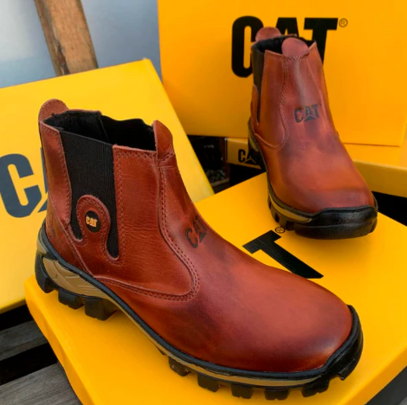 Kit Bota Masculina Adventure em Couro Legítimo e Palmilha Ortopédica +BRINDES: Chapéu, Cinto, Carteira e Copo