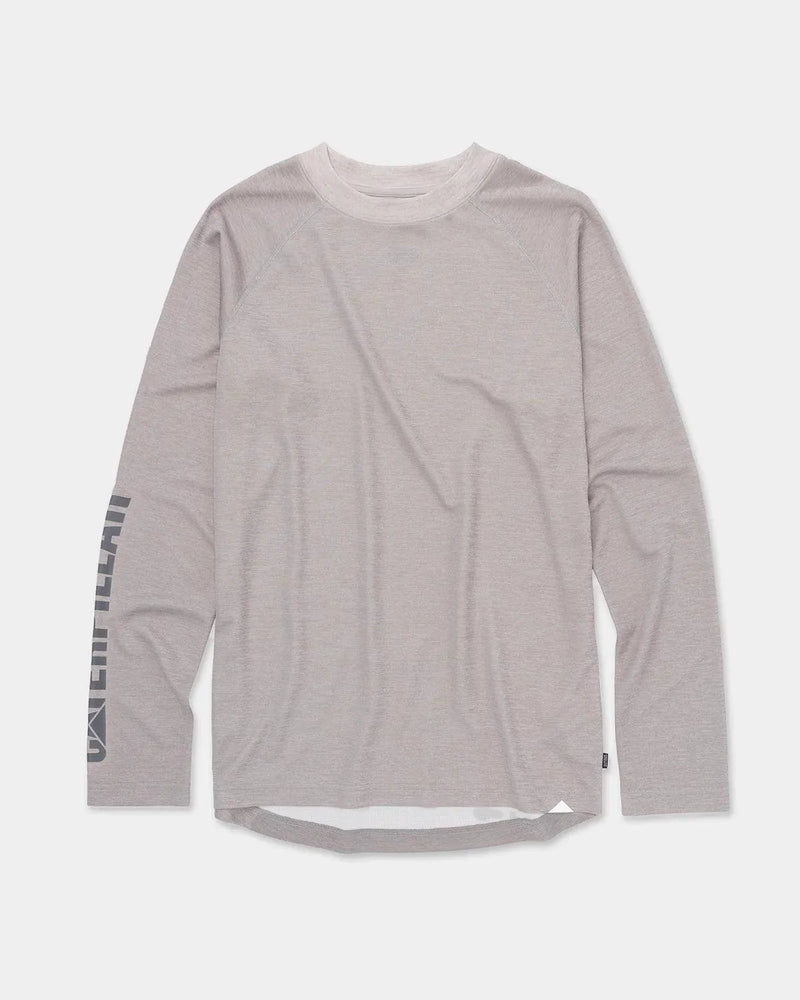 CAMISA MASCULINA LEVE COM MANGAS LONGAS E REFRESCANTE